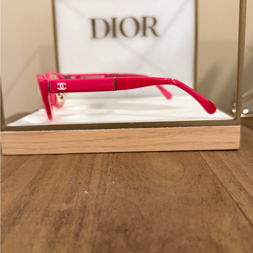 CHANEL Bold Pink Eyewear - Picture 2 of 5